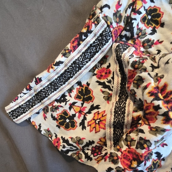 Floral Print Women's Top - Picture 3 of 4